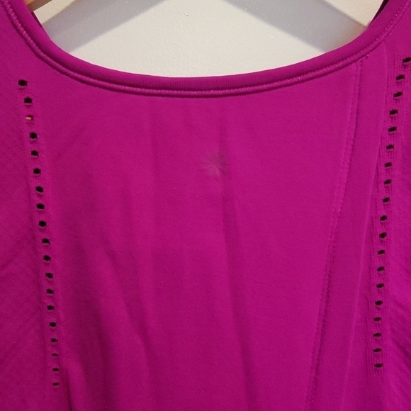 Athleta Foothills Tank top Perforated Split Back Yoga Size XS - Picture 3 of 15